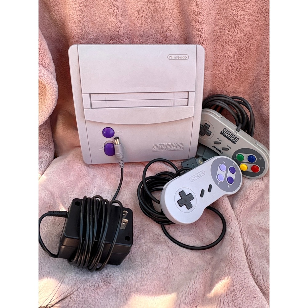 Nintendo SNES Super Nintendo Console SNS-101 2 Controllers AC Adapter TESTED